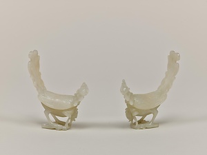 鳳凰形白玉合子