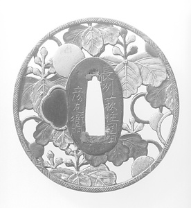 鍔 丸形鉄桐透し