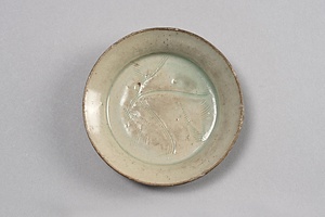 青磁劃花文小皿（福岡県那珂郡那珂村北島地蔵堂出土）