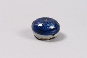 染付菊花形水滴