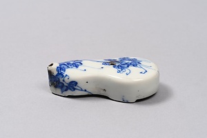 染付瓢箪形水滴