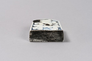 染付将棋形水滴
