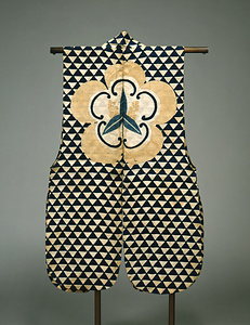 陣羽織 白麻地鱗形模様窠立沢瀉紋付