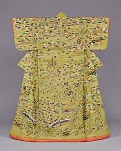 打掛 鶸色縮緬地桜風景模様