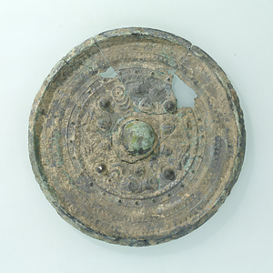 三角縁陳氏作四神二獣鏡