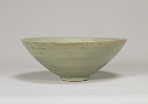 青磁印花宝相華唐草文鉢