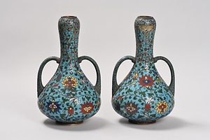 銅胎七宝唐草絃耳瓶