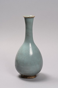 澱青釉瓶