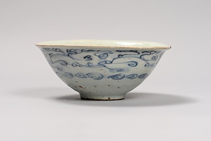 青花草花文碗