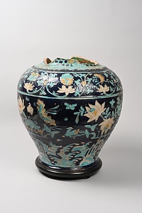 法花蓮池水禽文壺