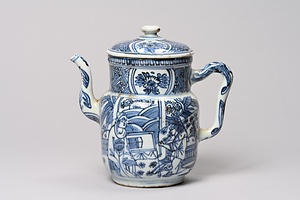 青花人物図水注