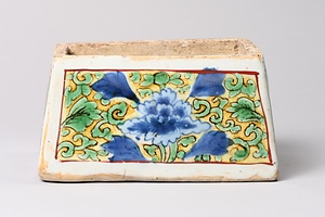 五彩花卉文方炉