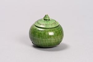 緑釉合子