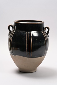 黒釉白堆線文双耳壺