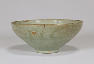 青磁象嵌雲鶴文鉢