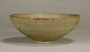 粉青象嵌菊花文鉢