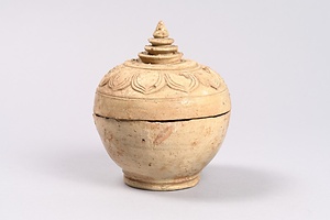 灰釉蓮弁文合子