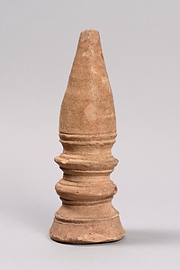 灰釉棟飾瓦断片