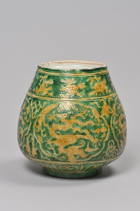 緑地黄彩龍文壺