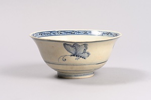 青花蝶文碗