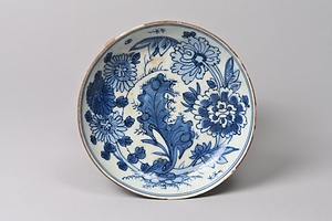 青花花卉文盤