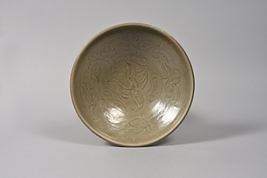 青磁飛鳥唐草文鉢