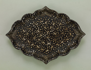 牡丹唐草螺鈿盆