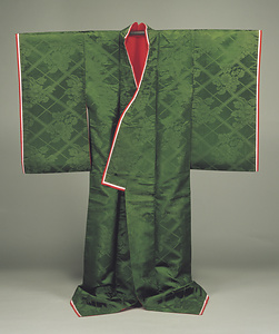 袿 萌黄地襷牡丹模様緞子