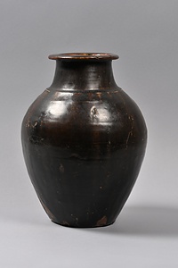 褐釉壺（神奈川県鎌倉市極楽寺出土）
