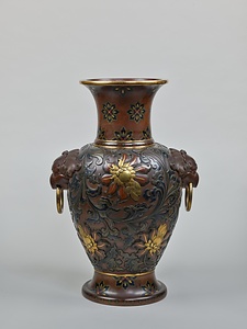 宝相華唐草文花瓶