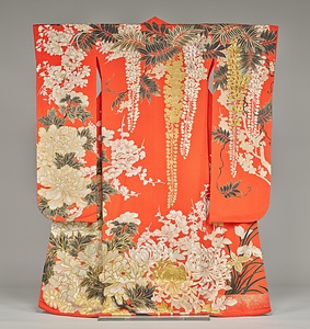 振袖 赤縮緬地四季草花模様