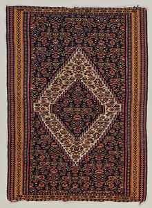 敷物 黒地入子菱抽象文様