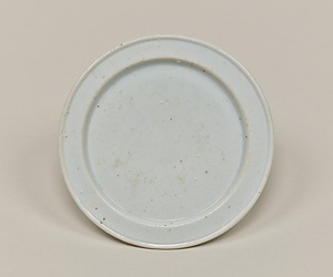 白磁鍔縁小皿