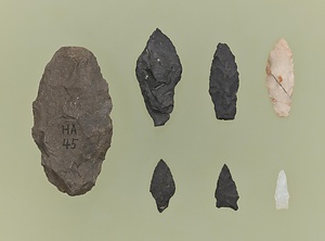 尖頭器（石銛）・石鏃（銛先鏃）