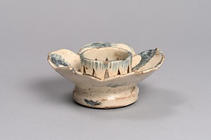 染付五弁花形盃台