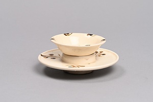 銹絵蕨文盃・盃台