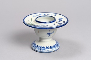 色絵菊蘭文盃台