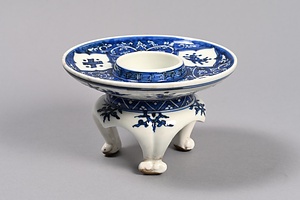 染付宝相華に宝尽文盃台