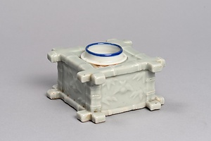 青磁竹文井戸形盃台