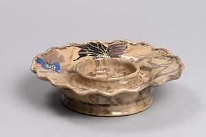 色絵蝶文練込輪花形盃台