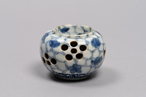 染付氷梅文盃台