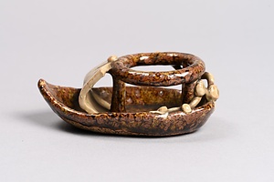 褐釉帆掛舟形盃台