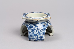 染付松竹梅文六角盃台