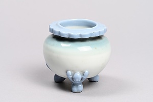 染付三人形盃台