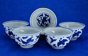 青華雲鶴画茶鍾