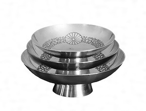 皇室菊十六御紋銀盃三ッ重