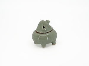 青碰太鼓形獅子摘み　香爐