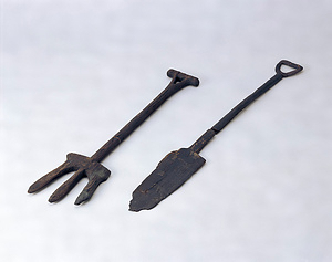 拾六町ツイジ遺跡・比恵遺跡群　木製鋤