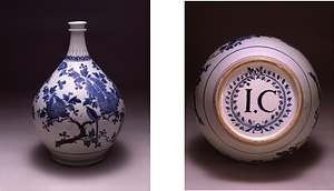 染付花鳥文I.C.文字入瓶