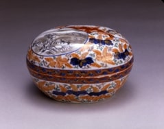 色絵山水花卉文蓋物